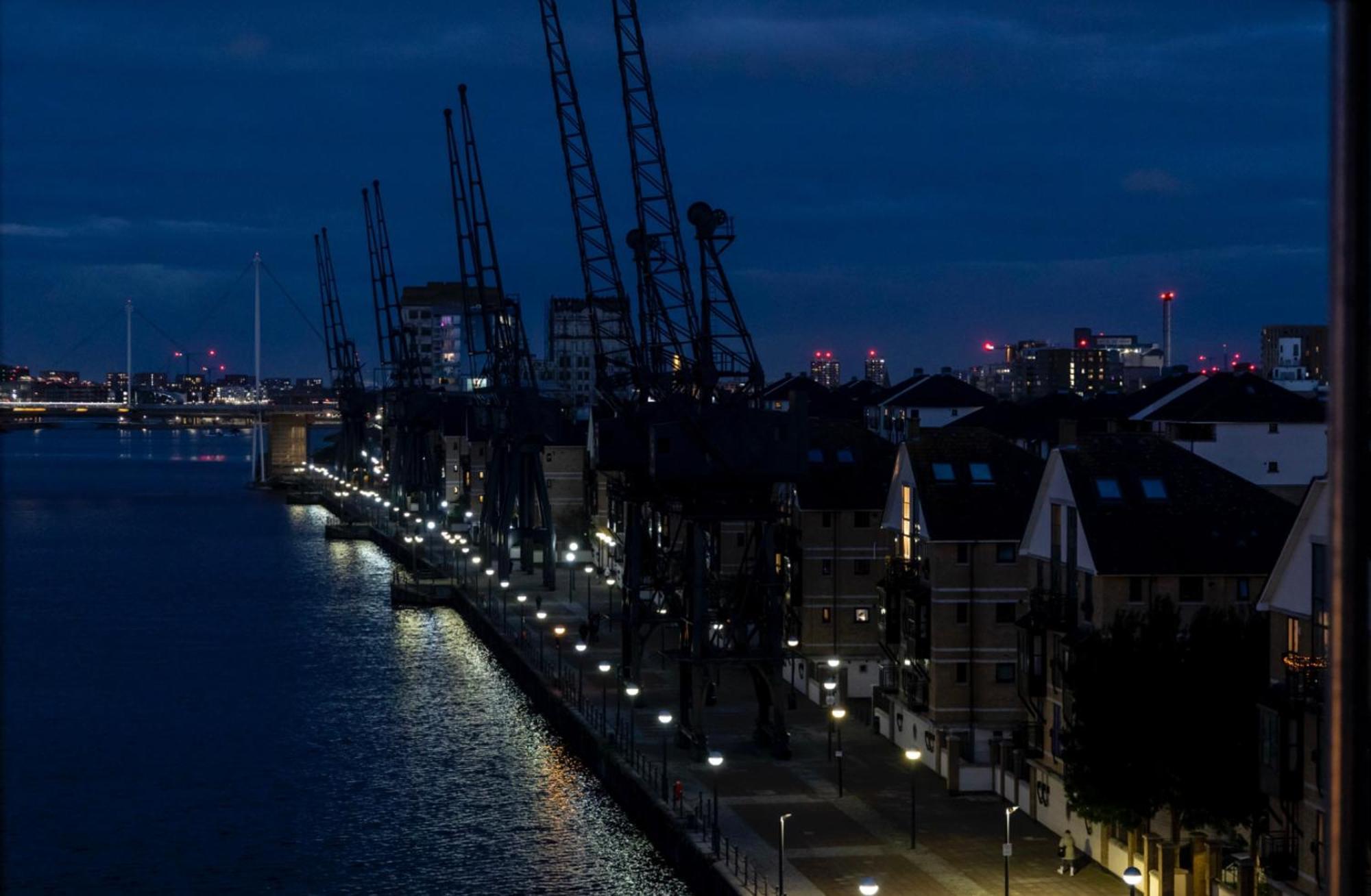 Cosy Riverview-London Excel Centre-O2 Arena Экстерьер фото